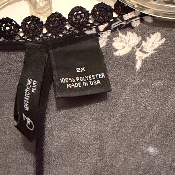 New Directions Black and White Sheer Kimono - Picture 2 of 5